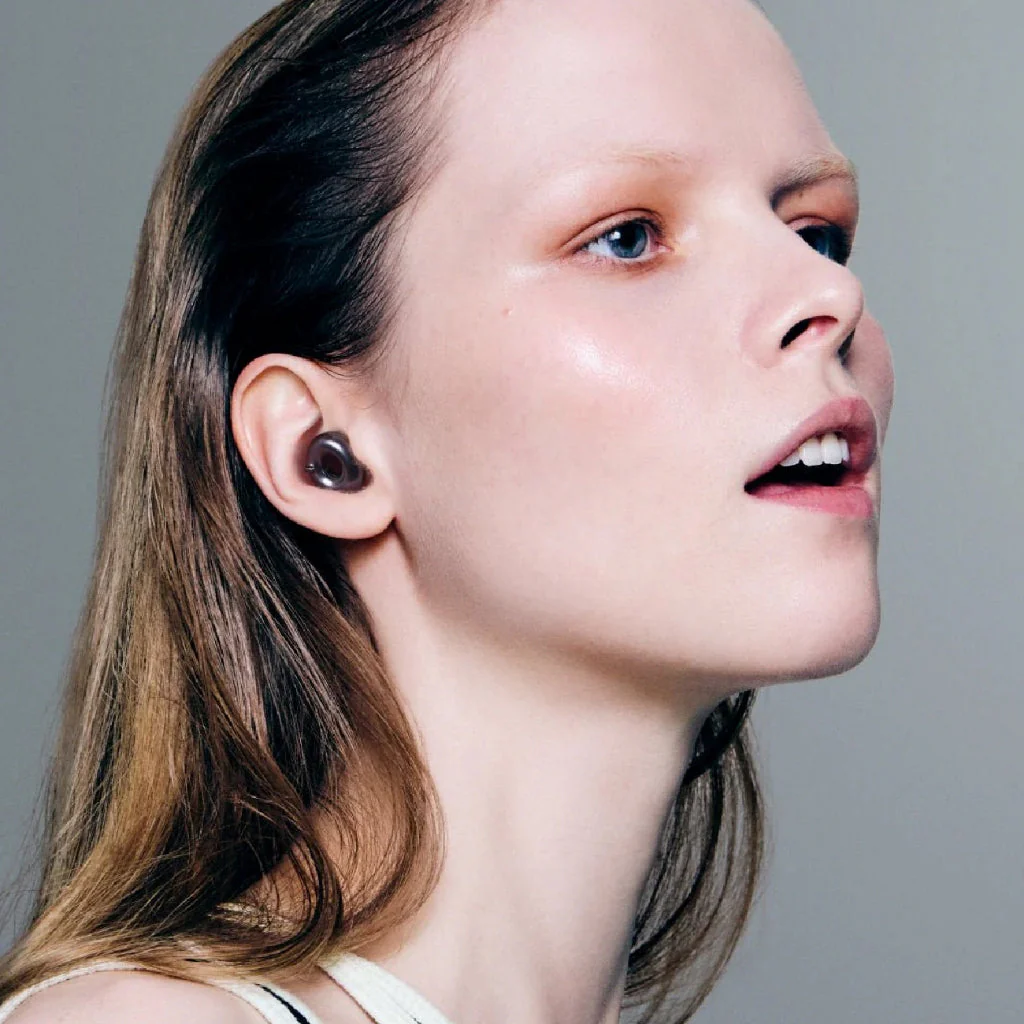 LOOP Switch 2 Black Earplugs - Image 2